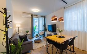 Flexible Selfcheckins 36 - Zagreb - Garage - Loggia - New - Luxury